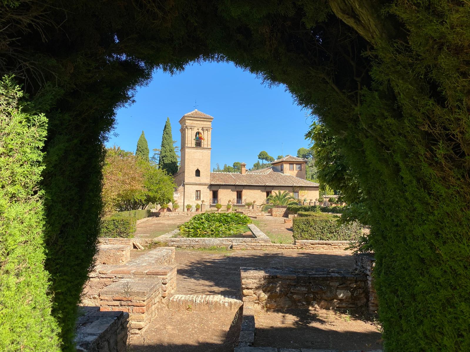  Granada con Jardines de la Alhambra (Inglés/Español)