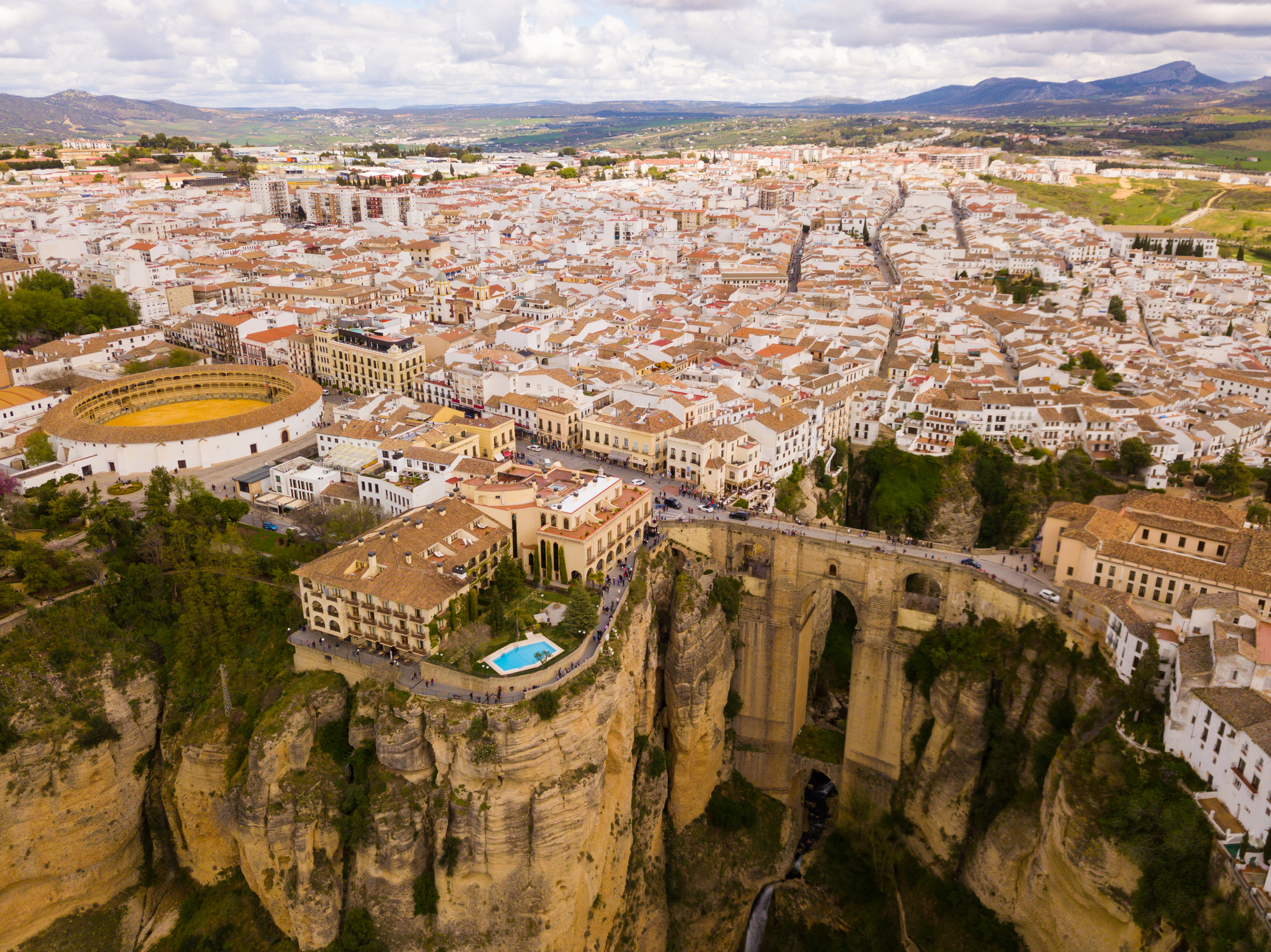 Ronda y Setenil de las Bodegas SIN Plaza de Toros